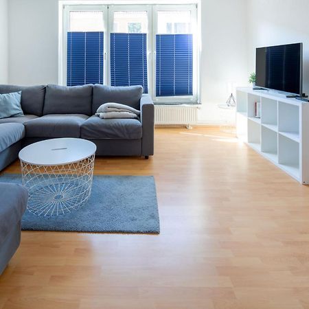 Ferienwohnung Liegeplatz Вилхелмсхафен Екстериор снимка