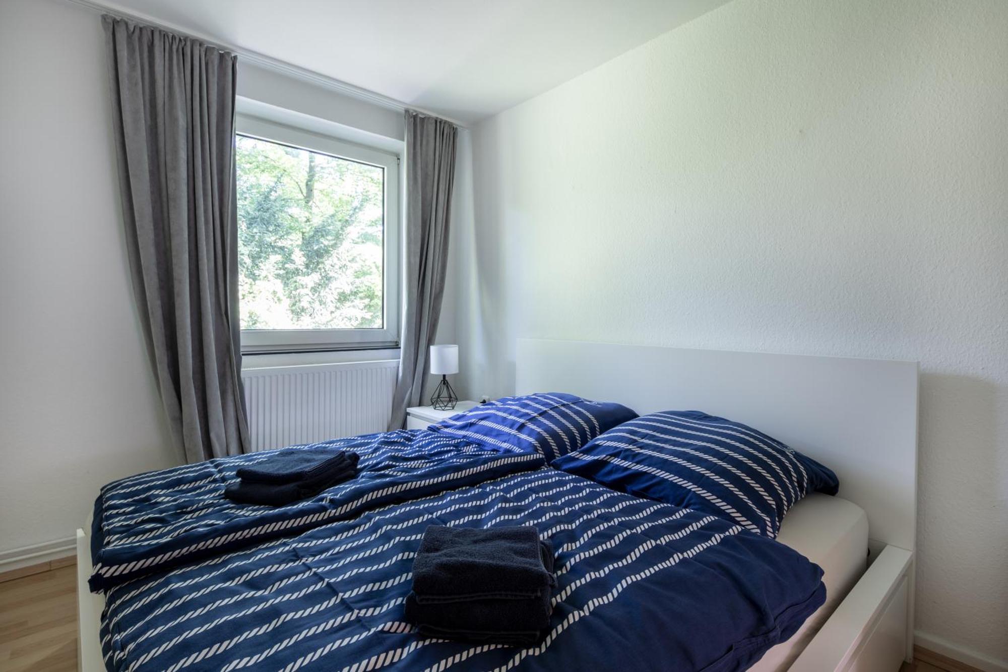 Ferienwohnung Liegeplatz Вилхелмсхафен Екстериор снимка