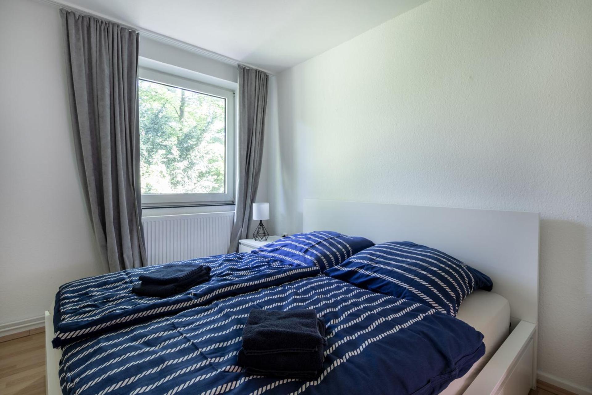 Ferienwohnung Liegeplatz Вилхелмсхафен Екстериор снимка