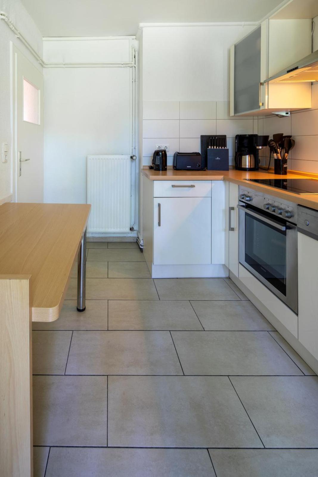 Ferienwohnung Liegeplatz Вилхелмсхафен Екстериор снимка